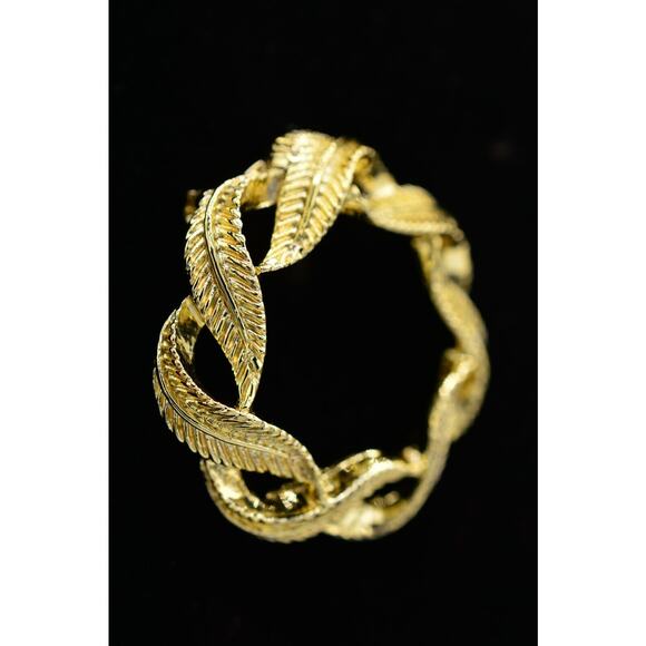 Gerry's Vintage Statement Pin Brooch Brushed Gold Textured Wreath Signed Bin1 - Picture 2 of 11